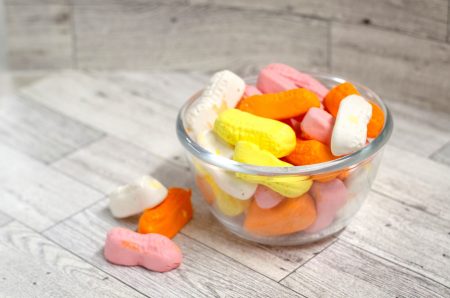 Howe Assorted Circus Peanuts 6/11.5 OZ Case - Image 4