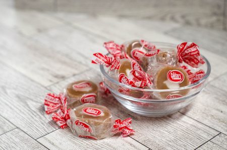 Howe Caramel Creams 12/13 oz, Case - Image 4